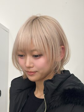 サンド 大阪梅田(sand) @cho_no.asato_sand ベージュ/ボブ/レイヤーカット/ブリーチ