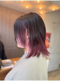 【個性派】ウルフカット×鮮やかボルドーの裾インナーカラー