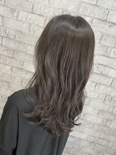 透明感溢れる艶髪へ！大人気の「イルミナカラー」で思い通りの最旬デザインカラーを実現♪