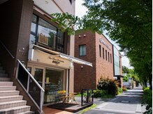 クベル(Kuvel)の雰囲気(【JR芦屋駅徒歩4分】山手幹線沿いにございます/駐車場あり)
