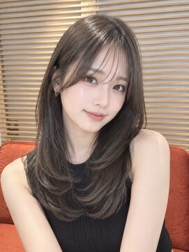 オアシスアヴェダ ザ・ペニンシュラ東京(OASIS AVEDA) 大人セミロングレイヤー・艶髪・グレージュ銀座日比谷20代30代