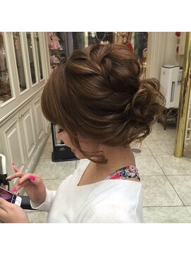 ビューティサロン東京堂 (中洲)編みこみヘア