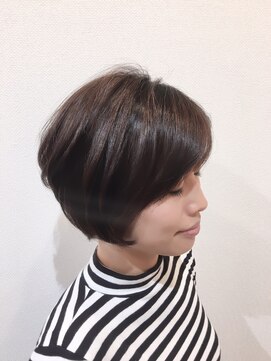 アネモス(anemos) 大人かわいいショートボブ