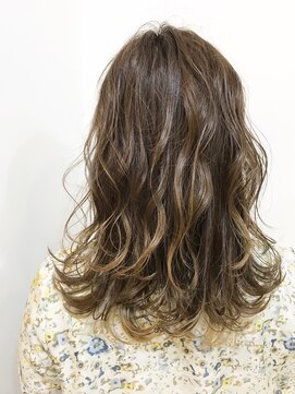 ソラ(SoRa) ローレイヤー＋インナーカラー