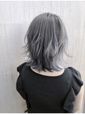 透明感あるシルバーグレーカラー
