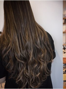 ヘアーサロン ディ アイ ジー ソル(Hair Salon D.I.G sol) ストレートロングとハイライト