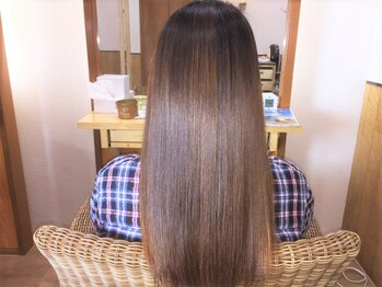 髪質改善美容室 リッパ-ピッピの写真/《髪質改善》 4ステップトリートメントメントで、髪のダメージを根本から改善◎ 美しく輝くうるツヤ髪へ。