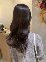 シー 岡崎(,SHE)&nbsp;黒髪/グレーベージュ/レイヤーロング/前髪パーマ/ラベンダー