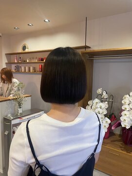 ビーグレイスヒロミ(be Grace HIROMI) ツヤ髪ボブ×20代ナチュラルブラックカラー