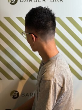 バーバーバー アカバネ(BARBER-BAR AKABANE) 大人メンズのおしゃれボウズ ベリーショート 大人身だしなみ