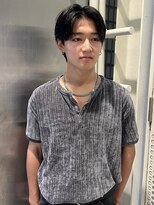 ゼストプール(ZEST POOL)&nbsp;センターパート　ナチュラルヘア　カルマパーマ