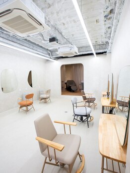 ウィザート(WizArt)の写真/≪大和八木駅徒歩1分≫美術館をイメージしたオシャレなサロン＊本格オリジナルドリンクをお客様に提供☆