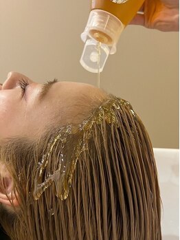 エコモ ヘアー(E Komo hair)の写真/綺麗な髪は頭皮から☆頭皮環境を整え、髪のダメージまでしっかり補修。嬉しいリフトアップ効果も◎