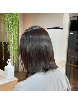 カコン(KAKONN) 【楽ヘア】ミディアムストレート外ハネスタイル