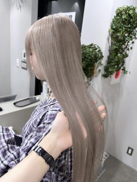 リグ 横浜(Lig.) グレージュカラーホワイトブロンドブリーチダブルカラー横浜駅