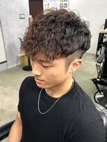 マーズ(MARS)&nbsp;スペインカール/刈り上げセンターパート/ブルーブラック