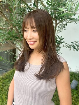 リリー(Rilie) セミロング/顔まわりレイヤー/イルミナカラー/透明感/ツヤ感