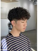 大人黒髪プードルパーマ×刈り上げショート