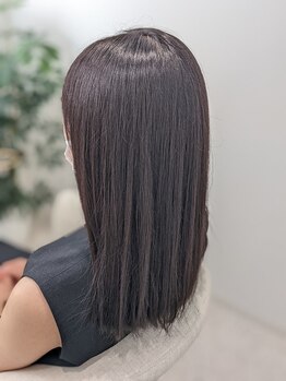 ビーエフサロン(BxF SALON)の写真/白髪を”隠す”から”美しく魅せる”白髪カバー。明るさ・色見・質感まで計算したあなたらしい美髪を。