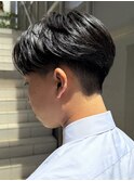 テーパーフェードニュアンスパーマ刈り上げセンターパートメンズ