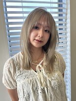 ウシワカマル ミライ(USHIWAKAMARU MIRAI)&nbsp;ブリーチありオリーブベージュ×ミディアムレイヤー