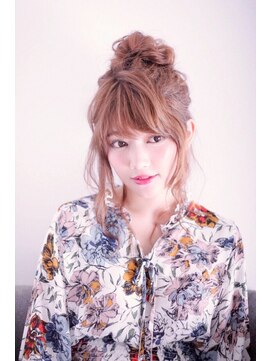 ヘアープレイス ヴィブ(hair place VIVE) ルーズなお団子スタイル