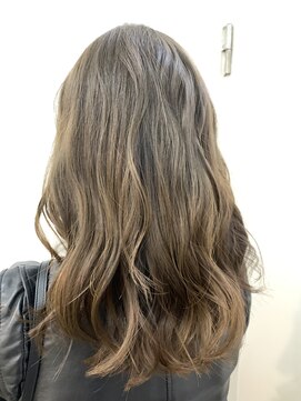 パティオン(PATIONN) グラデーションカラー☆ツヤ感のあるグレーベージュで染めました