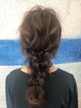 オルガ ヘアアンドメイク(Oluga hair&make) ニュアンスカール編み下ろし