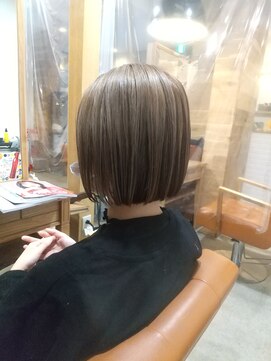 リフ(Ref.) 酸性コスメストレートボブ