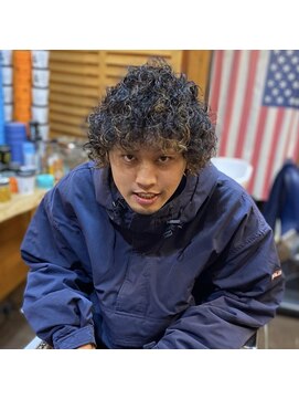 カイバーバーバイウッズ(Kai Barber by woods) men's cut perm color