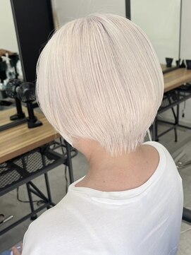 エイル 茶屋町(Eir) 【ケアブリーチ】【ブリーチ】【トリートメント】【髪質改善】