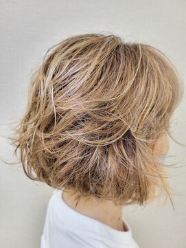 松本平太郎美容室 国立店 くせ毛活かしウェーブボブ×ハイライト/30代40代50代60代