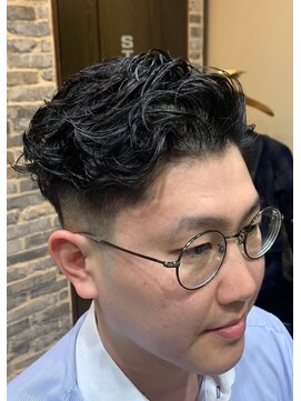 ミリオンバックス 神田店(Million Bucks) スパイキーショート/スペインカール<理容室>[メンズ/床屋/神田]