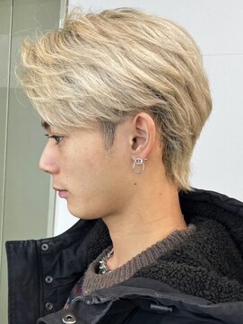 セプト 博多(SEPT.) ホワイトブロンド アップバング ブリーチ ハイトーン 韓国ヘア