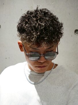 メッツ 原宿(METS) MEN'S/スペインカール×ハイライト/フェード/スキンフェード