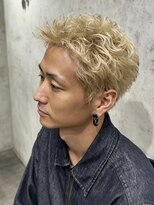 ダグ 横浜(DUG)&nbsp;ブリーチパーマ/金髪/スパイキーショート/ピンパーマ/アクティブ