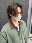 センターパート×波巻きパーマ