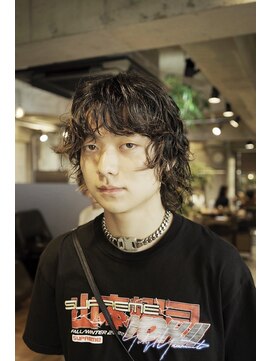 キュー(Cue_) グランジウルフの外国人風ニュアンスカーリーパーマ 1 【影山】