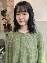 ロジ(loji)&nbsp;暗髪のミディアムパーマ