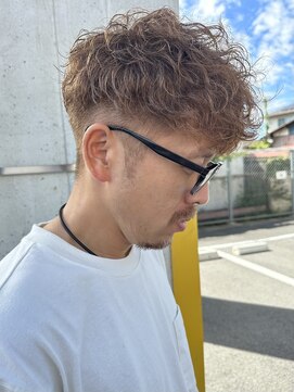 ニアウ 高崎店(Niau) スペインカールメンズパーマメンズマッシュフェード高崎眉毛群馬