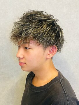 スター(STAR) メンズショート×ツーブロック×イエローアッシュ