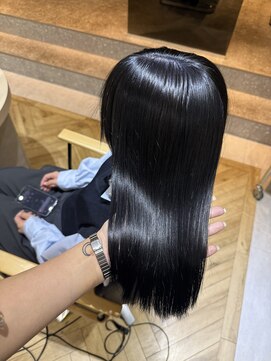 ジーナ 福岡天神(Zina) ミディアムヘア/暗めカラー/デザインカラー/髪質改善