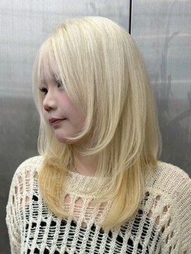 ウィコ 新宿(WICO) ブロンド[新宿駅/黒髪カタログ/小顔に見せるヘアー]