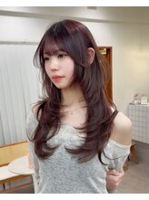 《トレンドを取り入れた韓国風ヘア》くびれレイヤースタイル