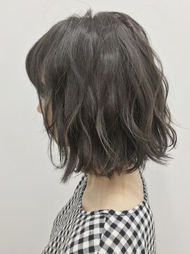 キューズ クラブ(cuz KLUB) 【cuzKLUB】ウェーブボブ×アッシュオリーブ