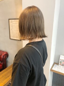 ロティー(loty) 【loty酒井美紀】シルバーグレージュ×プツンとボブ