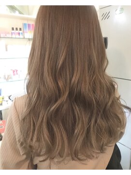 ヴィークス ヘア(vicus hair) 【 AKIE 】クリーミーブロンド