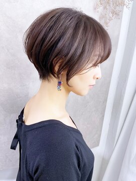 アヴァロン(AVALON) 丸みショート×イルミナ 【ベージュブラウン】