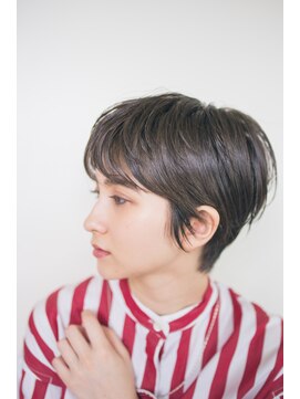 ピズム(PISM) 耳かけマッシュイメチェンショート/フォギーベージュ