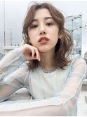 強めウェーブボブ_ホワイトアッシュエアリーミディ_67961